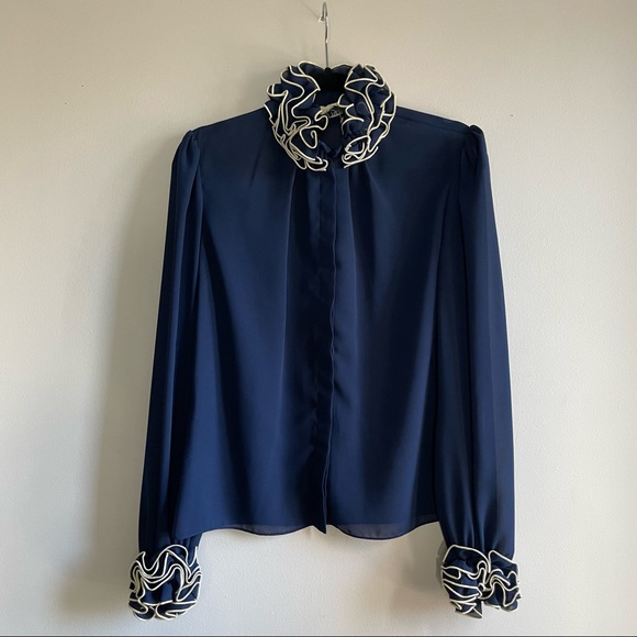 Vintage Ruffled Blouse. - Picture 2 of 6